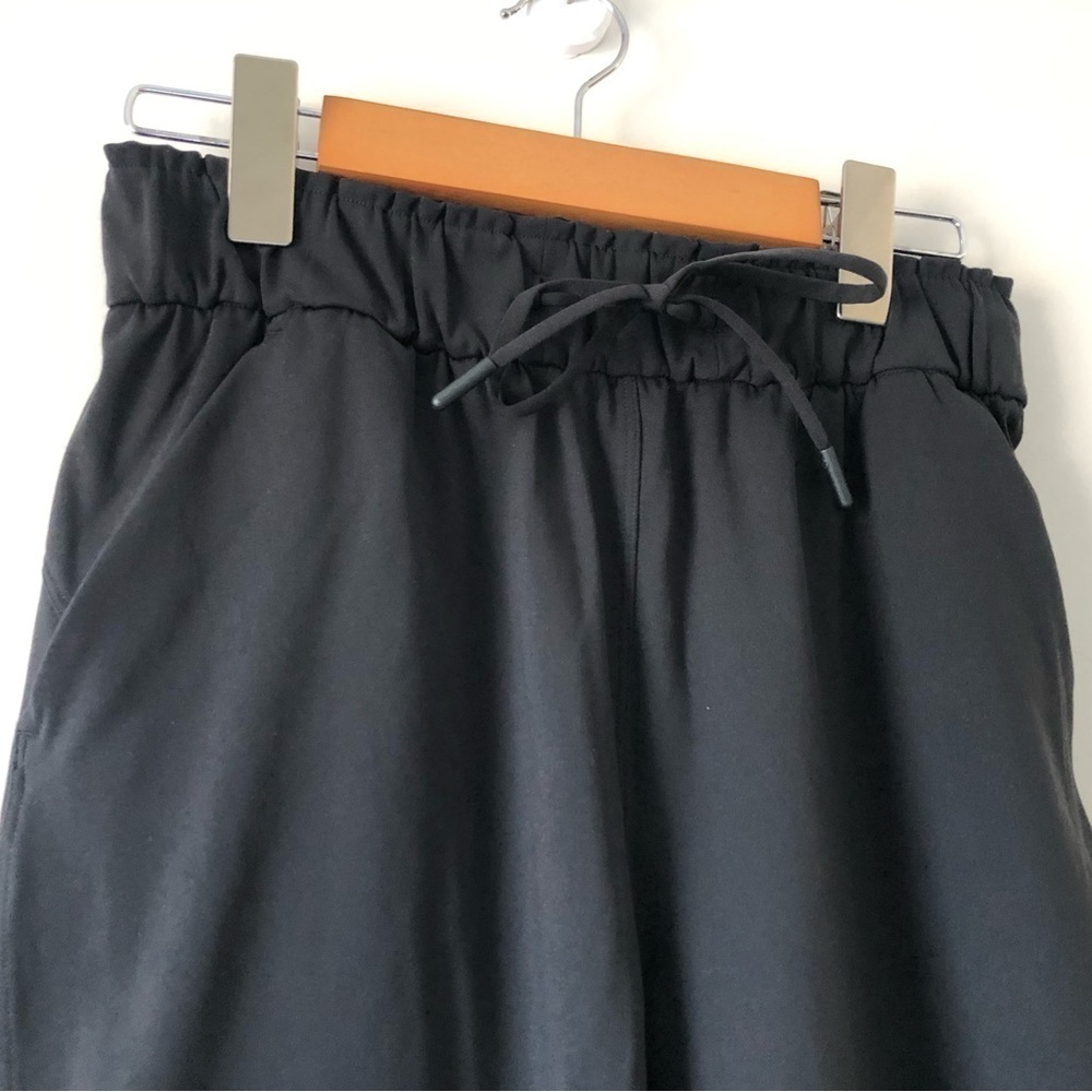 LULULEMON KEEP MOVING CROP HIGH RISE 23” INSEAM BLACK SIZE 4 LIKE NEW - Picture 7 of 11